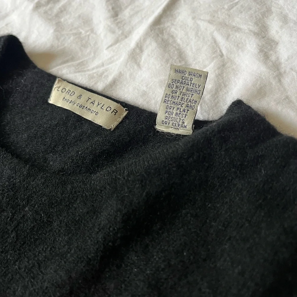 Lord & Taylor 100% Cashmere Vest women’s M - slipover, tank top - Picture 4 of 9